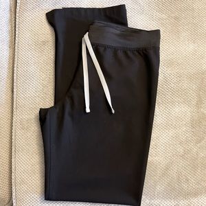 Woman’s Fig Livingston™ Basic Scrub Pants